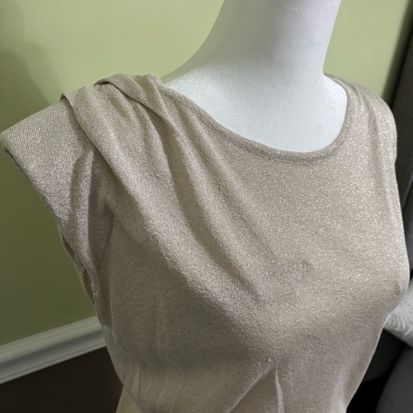 White House Black Market Cream Fitted Cap Sleeve Blouse - Picture 3 of 6